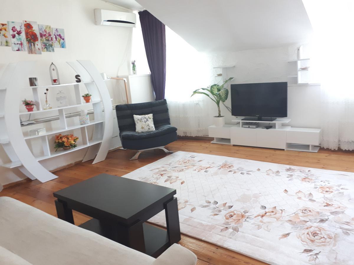 Karin House Apartment Тбилиси Екстериор снимка